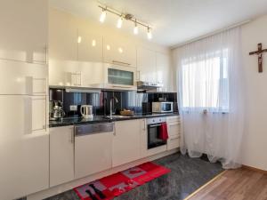 Apartments Palma - Two Bedroom Apartment with Balcony and Sea View Veliki