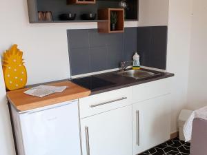 Apartments Villa Bell Memories-Studio Apartment with Balcony and Sea View A2