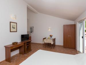 Villa Dubravka - Premium One Bedroom Apartment with Balcony and Sea View Apartman 5
