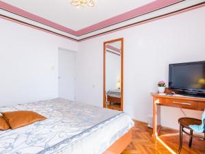 Apartments Nicol - One-Bedroom Apartment with Terrace