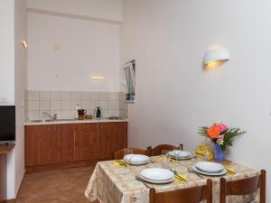 Villa Dubravka - Premium One Bedroom Apartment with Balcony and Sea View Apartman 5