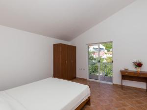 Villa Dubravka - Premium One Bedroom Apartment with Balcony and Sea View Apartman 5