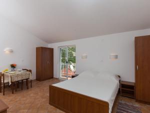 Villa Dubravka - Premium One Bedroom Apartment with Balcony and Sea View Apartman 5