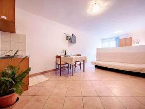 Apartments Bruna Lastovo-Comfort One Bedroom Apartment with Balcony and Sea View-Plavi