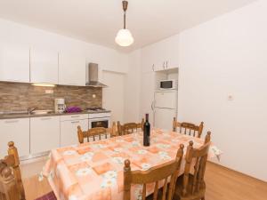 Apartments Masteli - Three Bedroom Apartment with Terrace and Sea View
