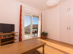 Apartments Masteli - Three Bedroom Apartment with Terrace and Sea View