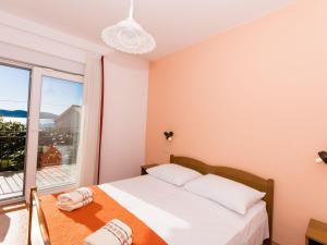Apartments Masteli - Three Bedroom Apartment with Terrace and Sea View