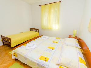 Apartments Ivana TR - One Bedroom Apartment with Terrace A3