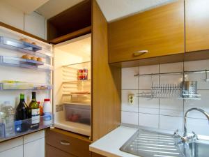 Holiday Home Bliss - Holiday Home with Outdoor Pool and Sea View ST