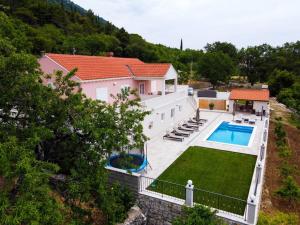 Villa Dragi - Four Bedroom Villa with Swimming Pool, Terrace and Sea View