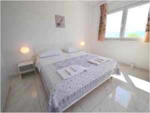 Villa Isabella - Four Bedroom Villa with Swimming Pool