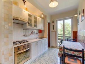 Apartment Blamax with Terrace and Sea View