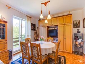 Apartment Blamax with Terrace and Sea View