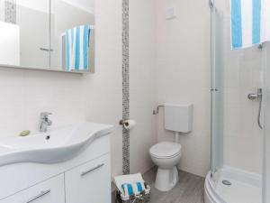 Apartments Villa Karmen - Two-Bedroom Apartment with Balcony and Sea View Lu i