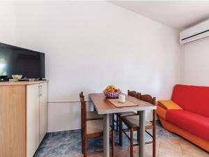 Apartments Hak - One Bedroom Apartment with Terrace and Sea view