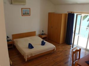 Apartments Lozica - Studio Apartment with Terrace and Sea View