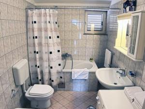 Apartments Sipa - Premium Two Bedroom Apartment with Balcony and Sea View Apartman A