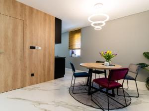 Apartments BoNlux - Deluxe two bedroom Apartment With Terrace