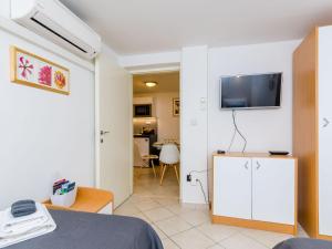 Apartment Domix - Two Bedroom Apartment