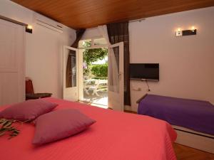 LaidBack Apartments - Two Bedroom Apartment with Terrace and Sea View Paradise