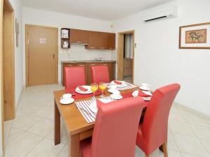 Apartments Villa Moonlight - One Bedroom Apartment with Sea View Balcony Junior