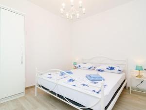 ABC Lapad Apartments - Superior One Bedroom Apartment with City View Apartment C