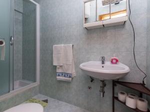 Apartments Kisic - Two-Bedroom Apartment with Terrace prizemlje