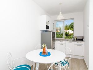 ABC Lapad Apartments - Superior One Bedroom Apartment with City View Apartment C 