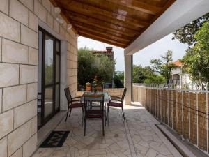 Apartments Kisic - Two-Bedroom Apartment with Terrace prizemlje