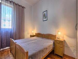 Apartment Lucija - Three Bedroom Apartment with Balcony