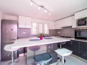 Villa Ro-Ma - Three Bedroom Villa with Terrace and Sea View