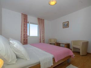 House Green Side Sunset- Four Bedroom House with Pool and Sea View