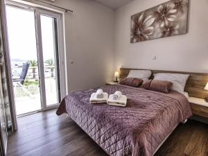 Apartments Victoria - One Bedroom Apartment with Terrace and Sea View A1