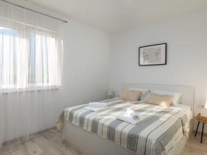 Apartment Why Not - Two Bedroom Apartment with Balcony