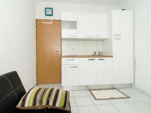 Apartments Ammos - One Bedroom Apartment with Shared Terrace and Sea View Veliki