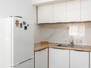 Apartment Why Not - Two Bedroom Apartment with Balcony