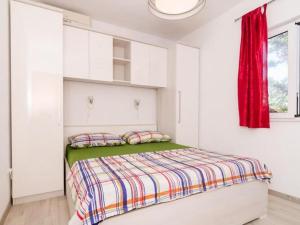 Apartments Ammos - One Bedroom Apartment with Shared Terrace and Sea View Veliki