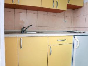 Apartments Pezo - Studio Apartment with Sea View 