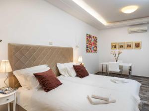 Apartments Subrenum - Superior Studio Apartment with Small Terrace S4