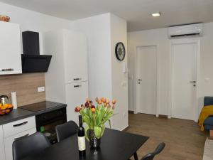 Apartment Nicole - One Bedroom Apartment with Balcony