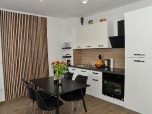Apartment Nicole - One Bedroom Apartment with Balcony
