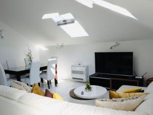 Villa Tonika -Two Bedroom Apartment with Terrace A2