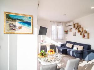 Apartment Anka - One Bedroom Apartment with Terrace 