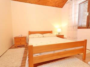 Apartments Peselj-One Bedroom Apartment with Balcony and Sea View 2