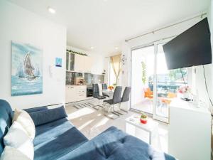 Apartment Anka - One Bedroom Apartment with Terrace