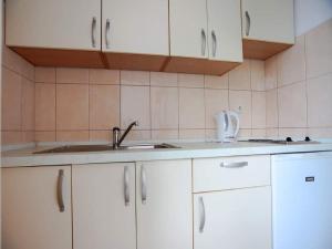 Apartments Pezo - Studio with Balcony and Sea View 