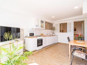 Guest House Villa Nina- Two Bedroom Apartment with Terrace and Sea View Apt67