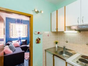 Guest House Avdic - Superior Studio Apartment with Balcony and Sea View