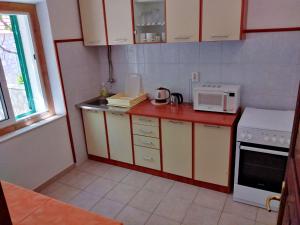 Guest House Hazdovac - Two Bedroom Apartment with Terrace and Sea View 