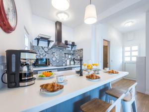 Apartments Maris-Two Bedroom Apartment with Terrace and Sea View-address Plat 21